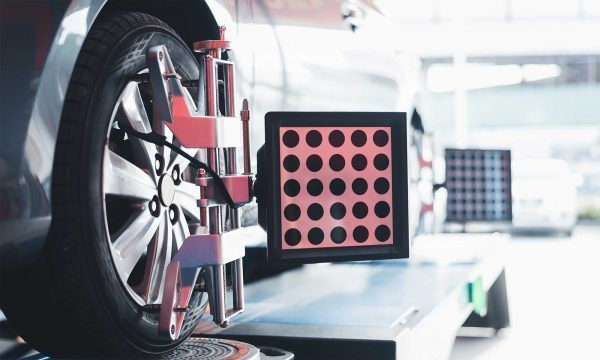 Autoglas Leipzig führt Kalbrierung der Scheibenkamera durch.